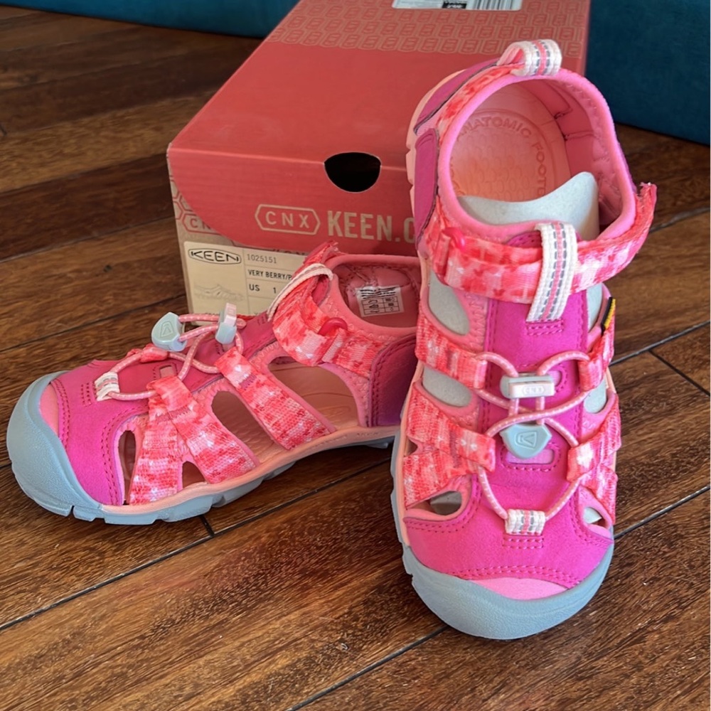 Keen Seacamp II CNX water sandals Youth size 1